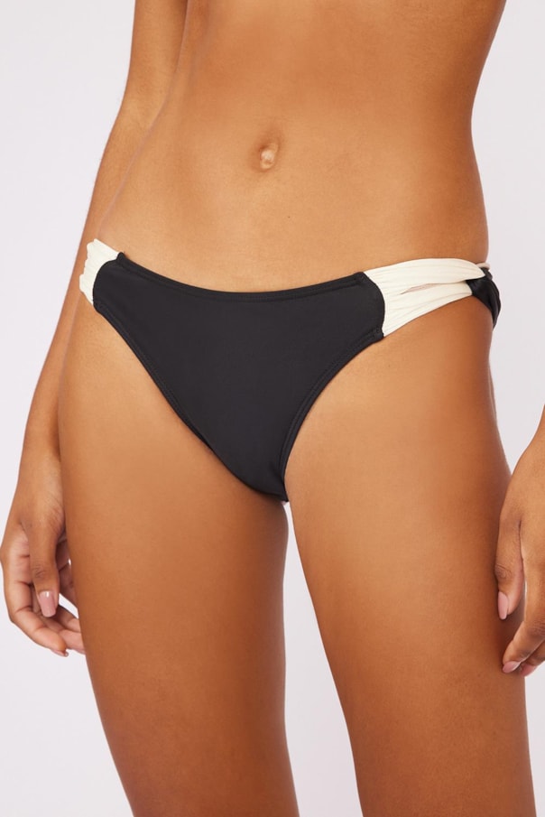 TOP STRIKE LISO INV25 E TANGA PACÍFICO CHIC BICOLOR INV25 PRETO