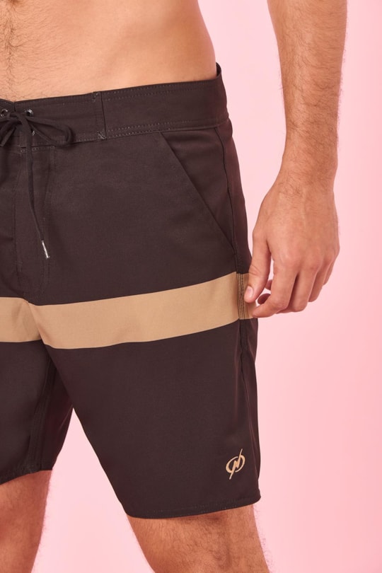 Imagem do produto Bermuda Midi Faixa Liso