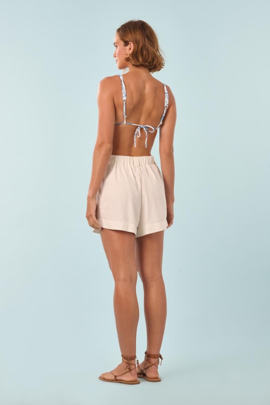 Imagem do produto Bermuda Pregas Bordado Ohana Liso