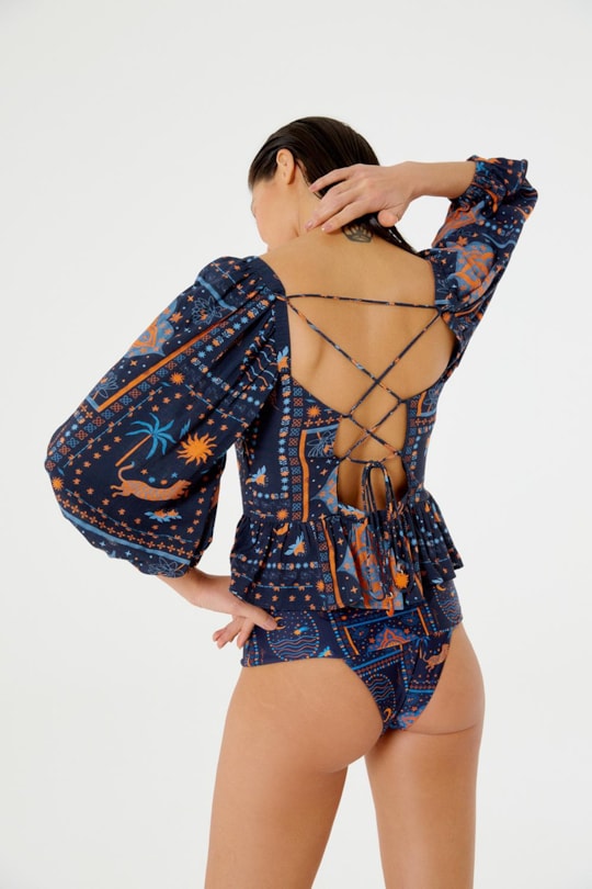 Imagem do produto Blusa Decote Quadrado Brilhante