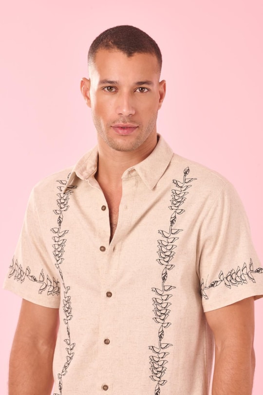 Imagem do produto Camisa Florida Bordado Heliconia Liso