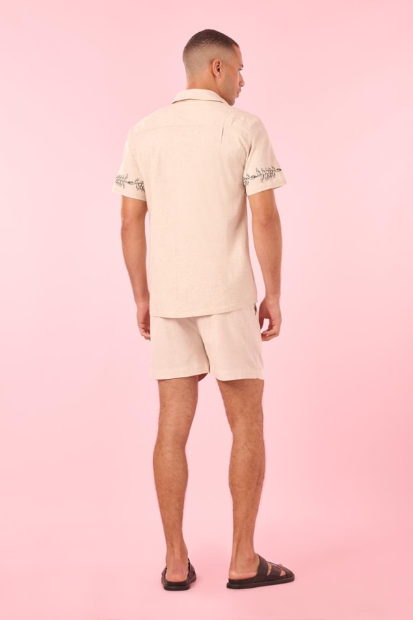 Camisa Florida Bordado Heliconia Liso