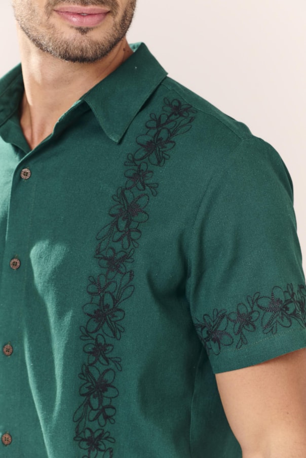 Camisa Florida Bordado Plumeria Liso