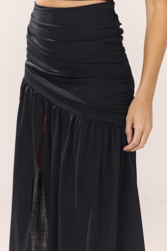 Imagem do produto Saia Cropped Pregas Frente Fenda Liso