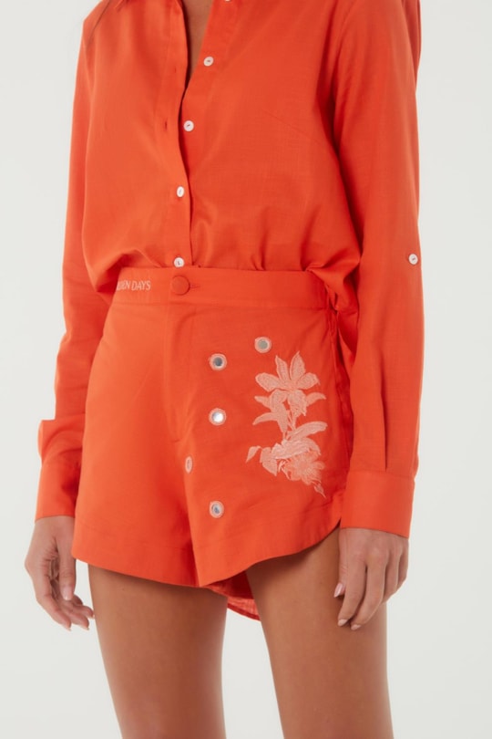 Short Curto Bordado