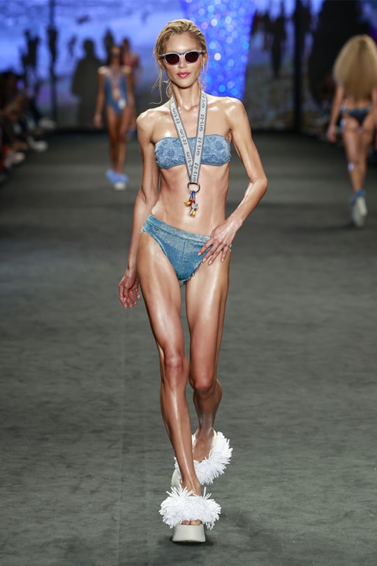 Imagem do produto Tanga Short Jeans Termocolante Desfile